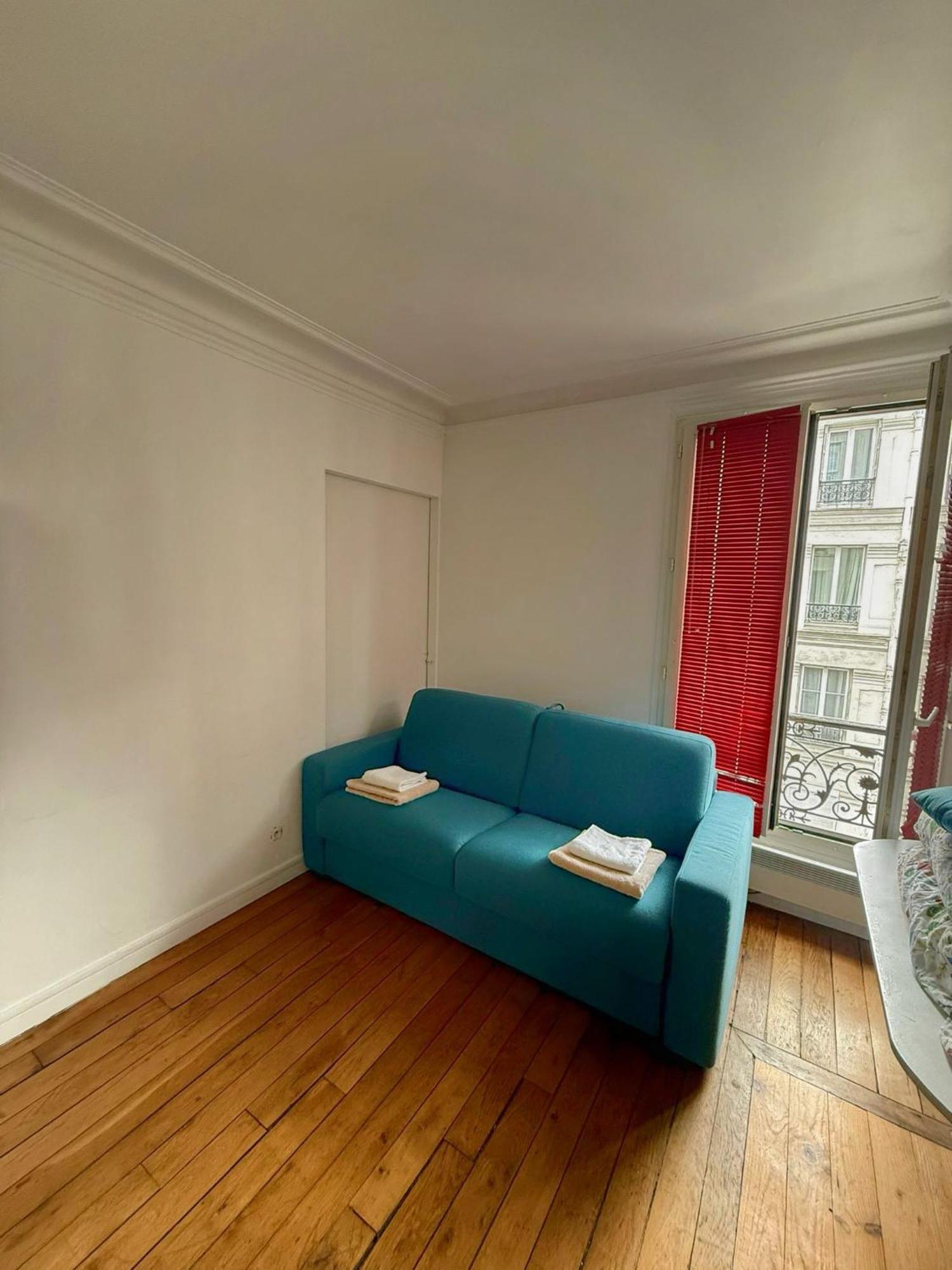 Parisien 2 Pieces Apartment Paris